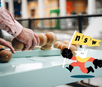 handen die spel spelen in het museum, met blokken